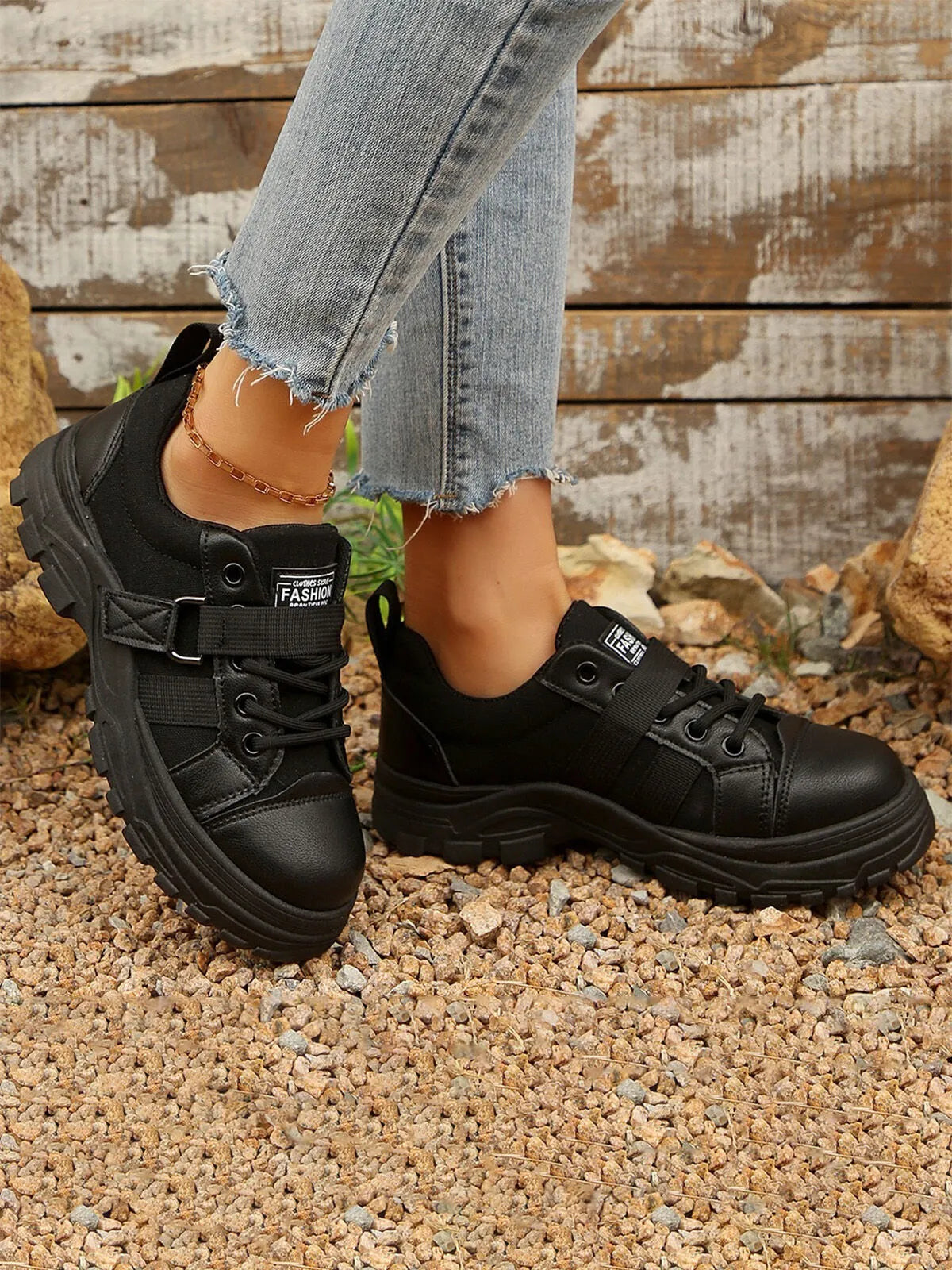 Pull On Low-cup Hiking Non Slip Sneakers