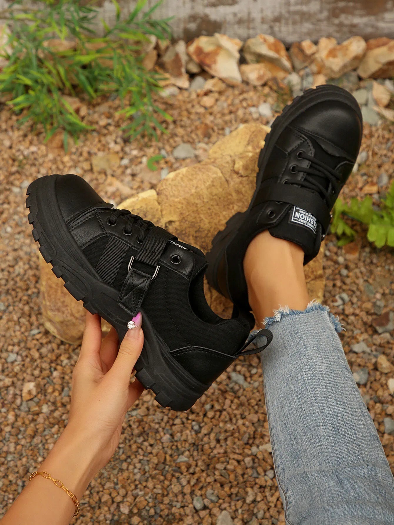 Pull On Low-cup Hiking Non Slip Sneakers