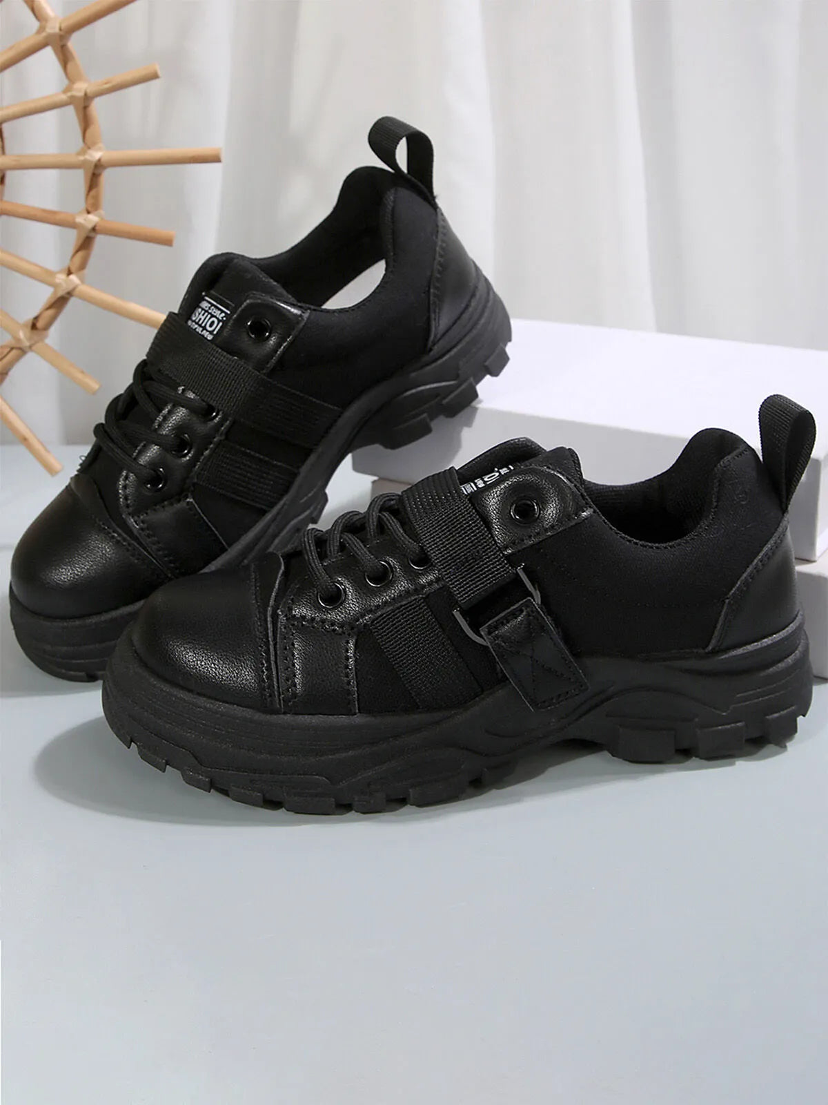 Pull On Low-cup Hiking Non Slip Sneakers
