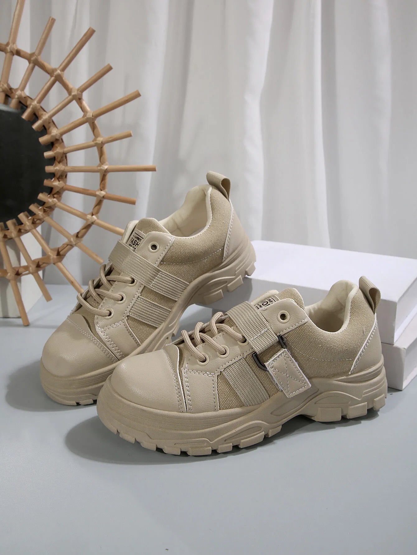 Pull On Low-cup Hiking Non Slip Sneakers