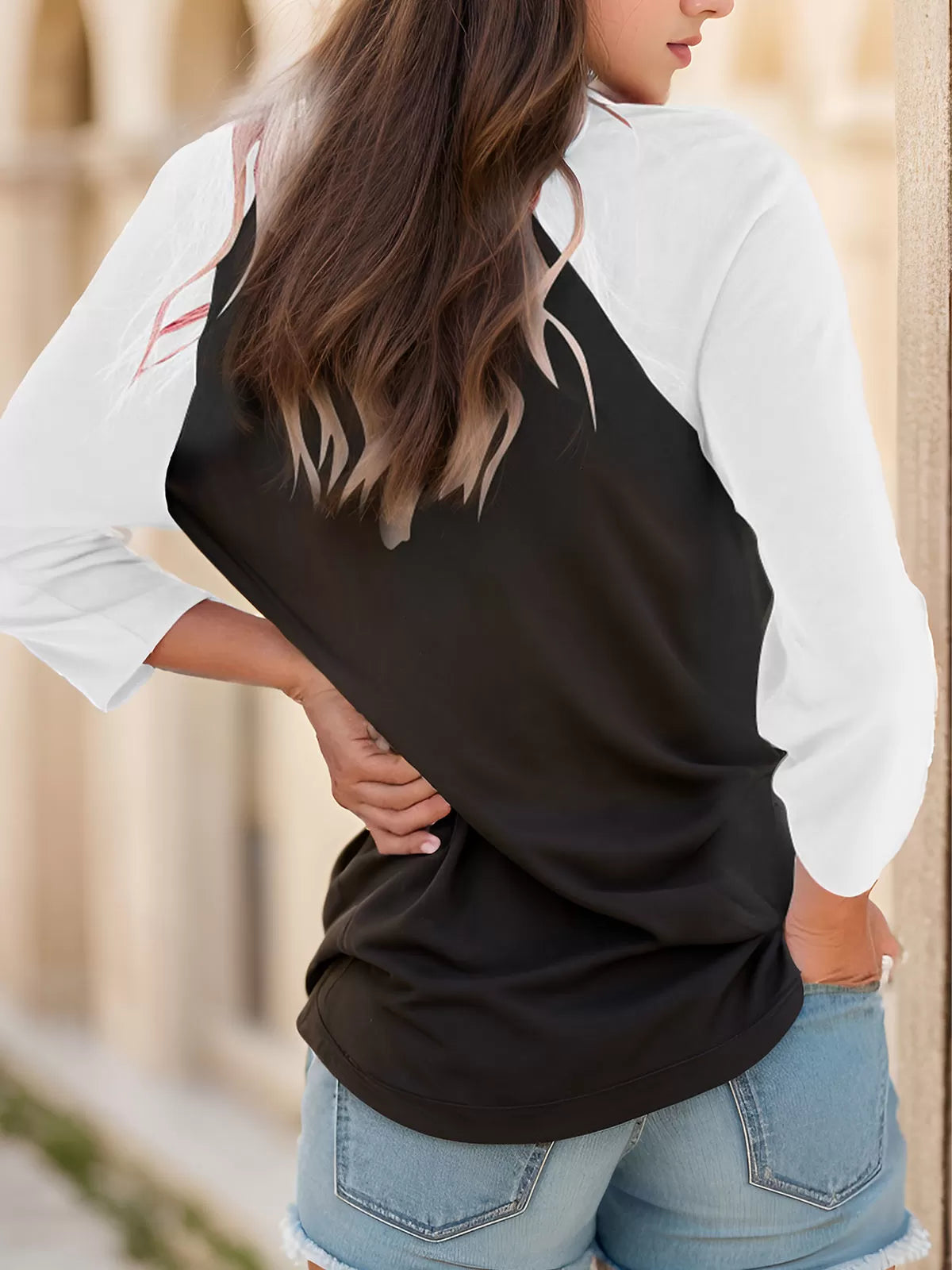 Round Neck Raglan T-shirt