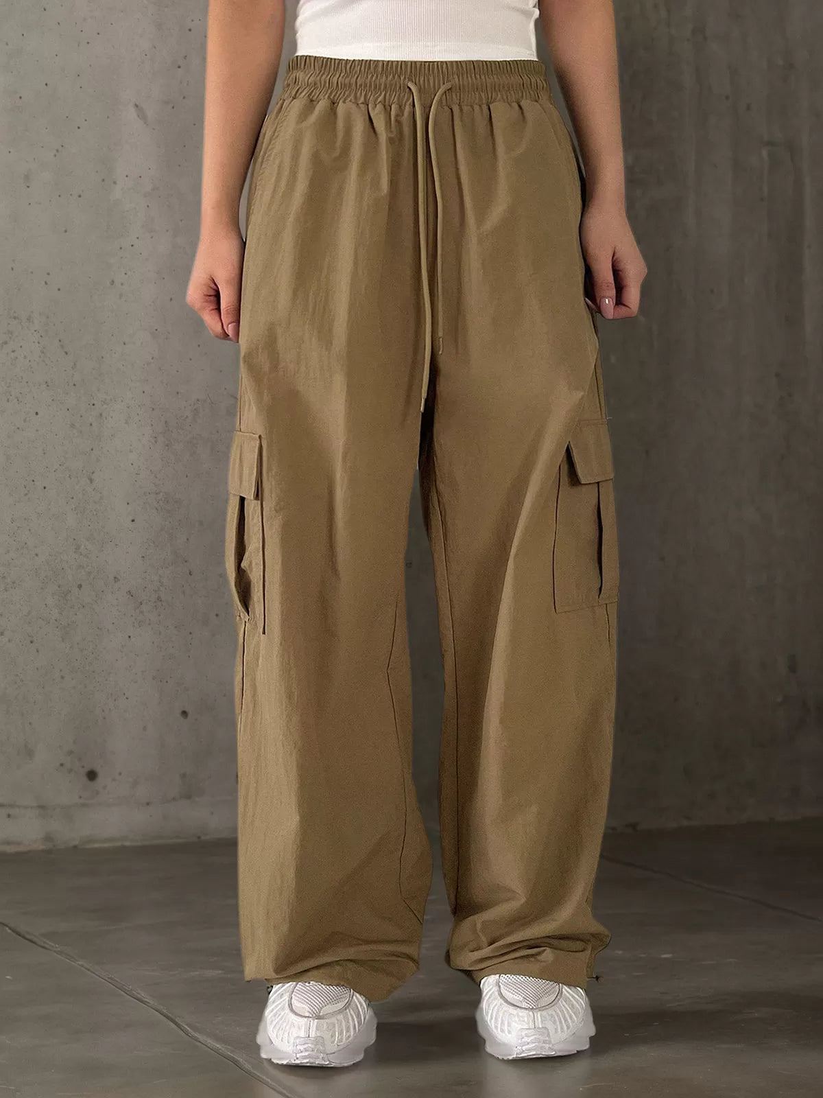 Solid Button Medium Rise Elastic Waist Cargo Pants