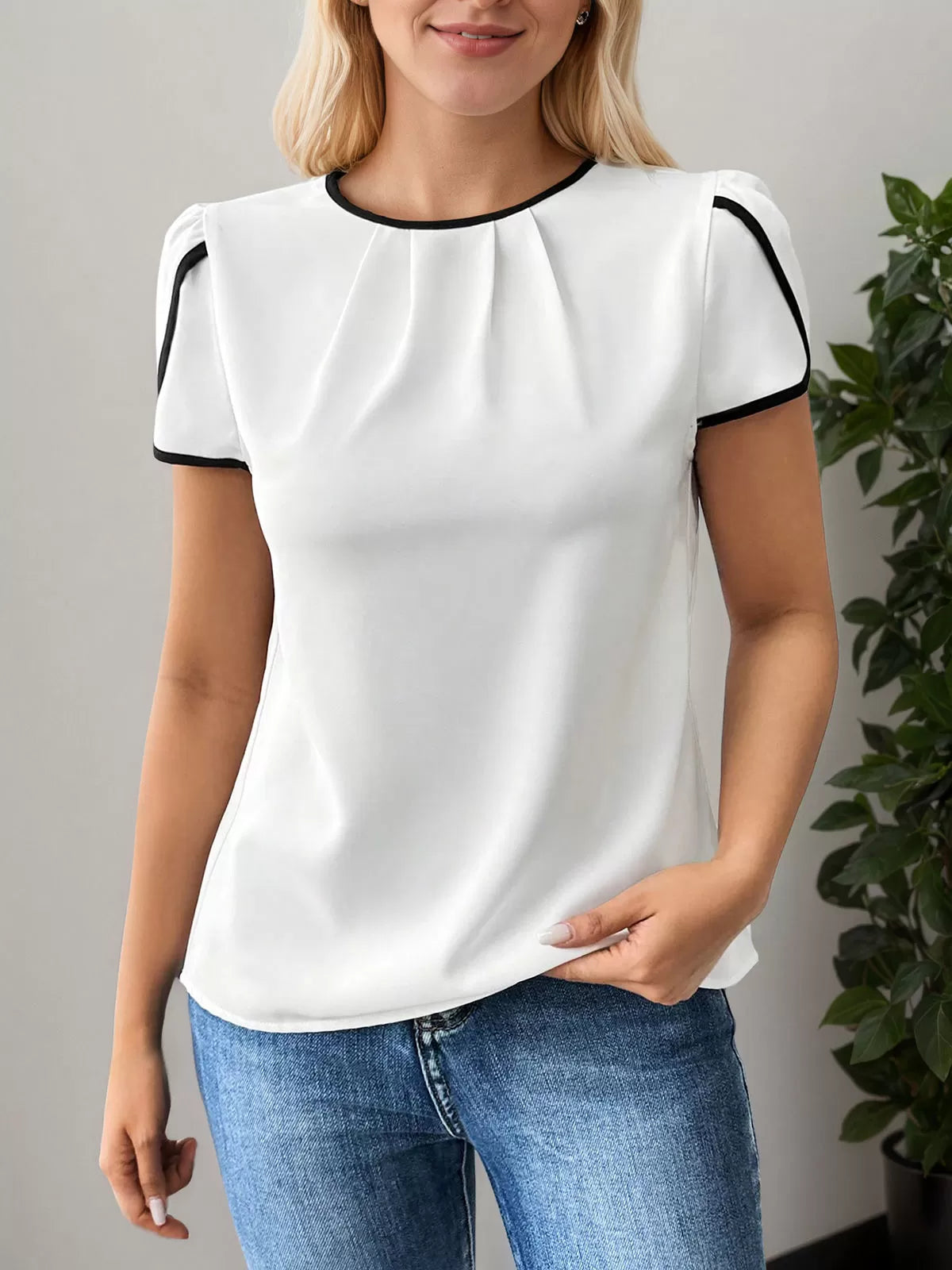 Solid Contrast Binding Round Neck Petal Short Sleeve T-shirt
