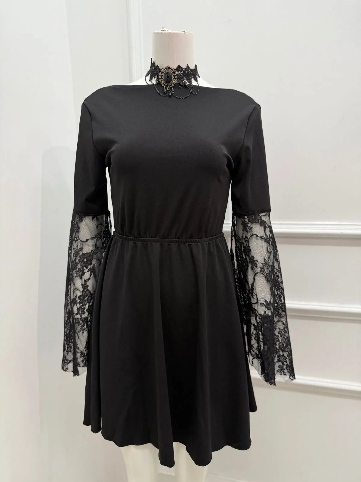 3pcs Solid Halloween Cosplay Wizard Floral Lace V-neck Lace up Flare A-line Dress Accessories Included