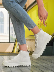 Solid Low-cup Flat Heel Fashionable Sneakers