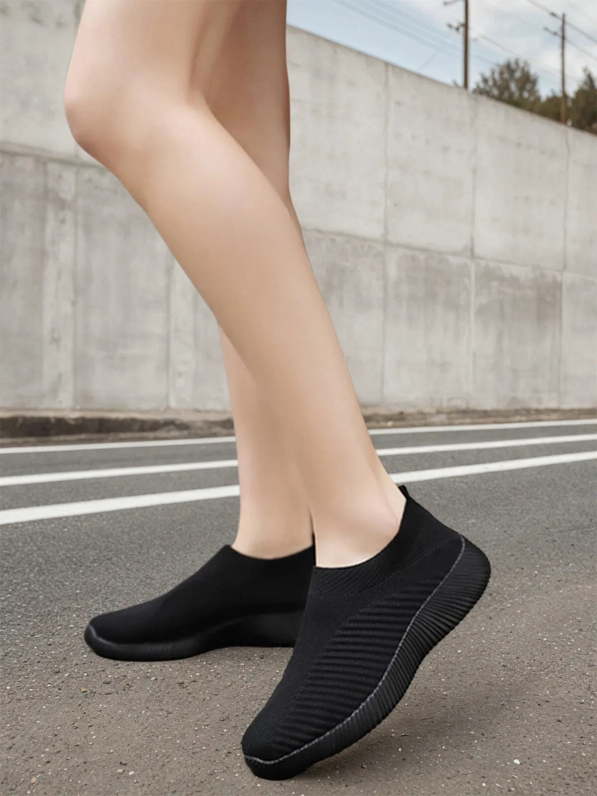 Solid Low-cut Mesh Slip-On Fashion Casual Sneakers