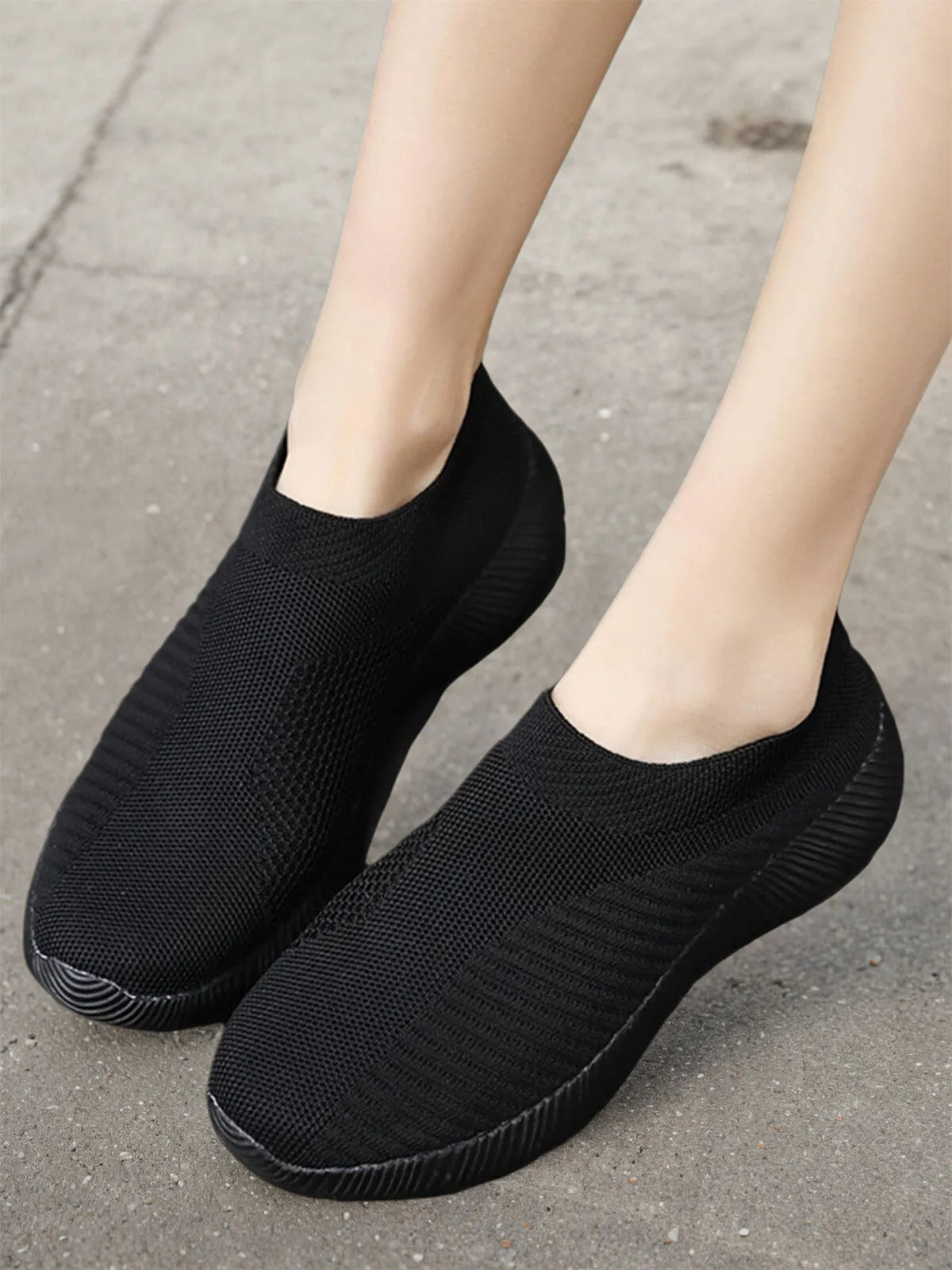 Solid Low-cut Mesh Slip-On Fashion Casual Sneakers