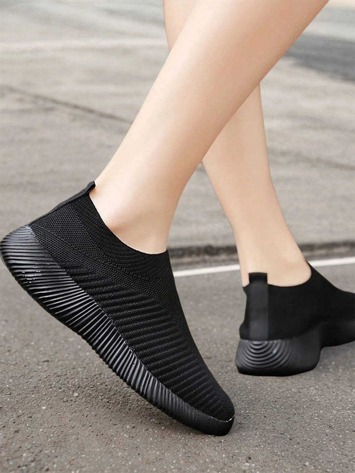 Solid Low-cut Mesh Slip-On Fashion Casual Sneakers