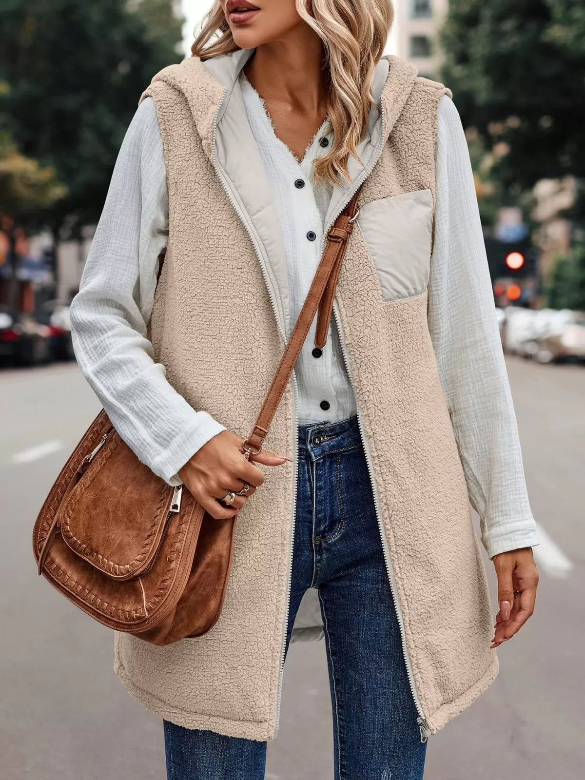 Solid Pocket Hooded Regular Vest