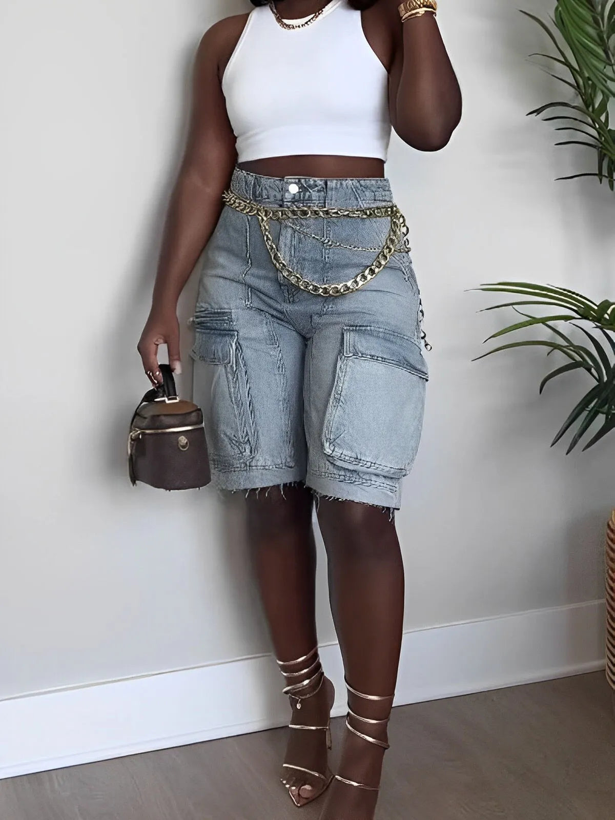 Solid Pocket Medium Rise Button Fly Denim Short Jeans