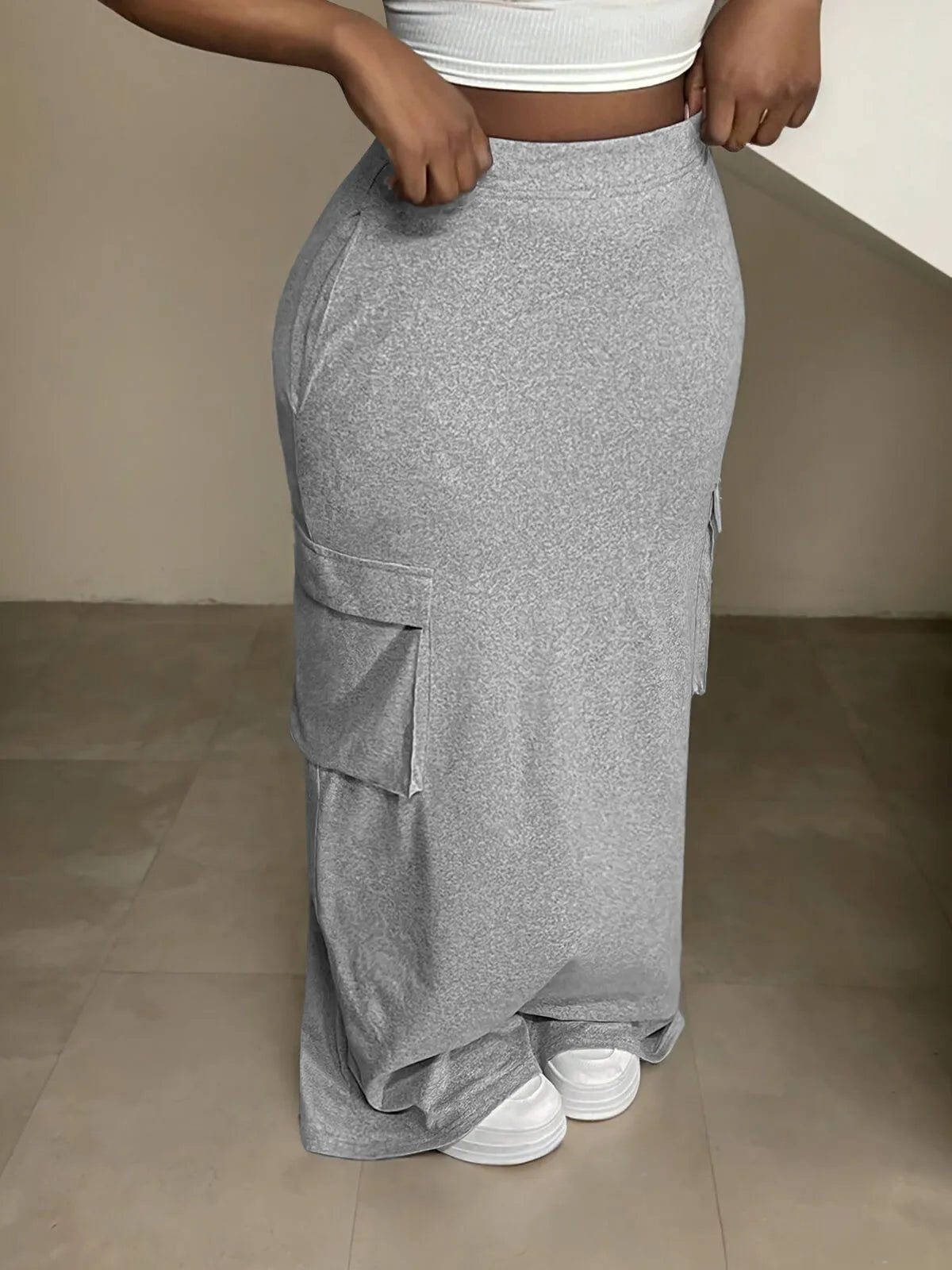 Solid Pocket Medium Rise Bodycon Skirt