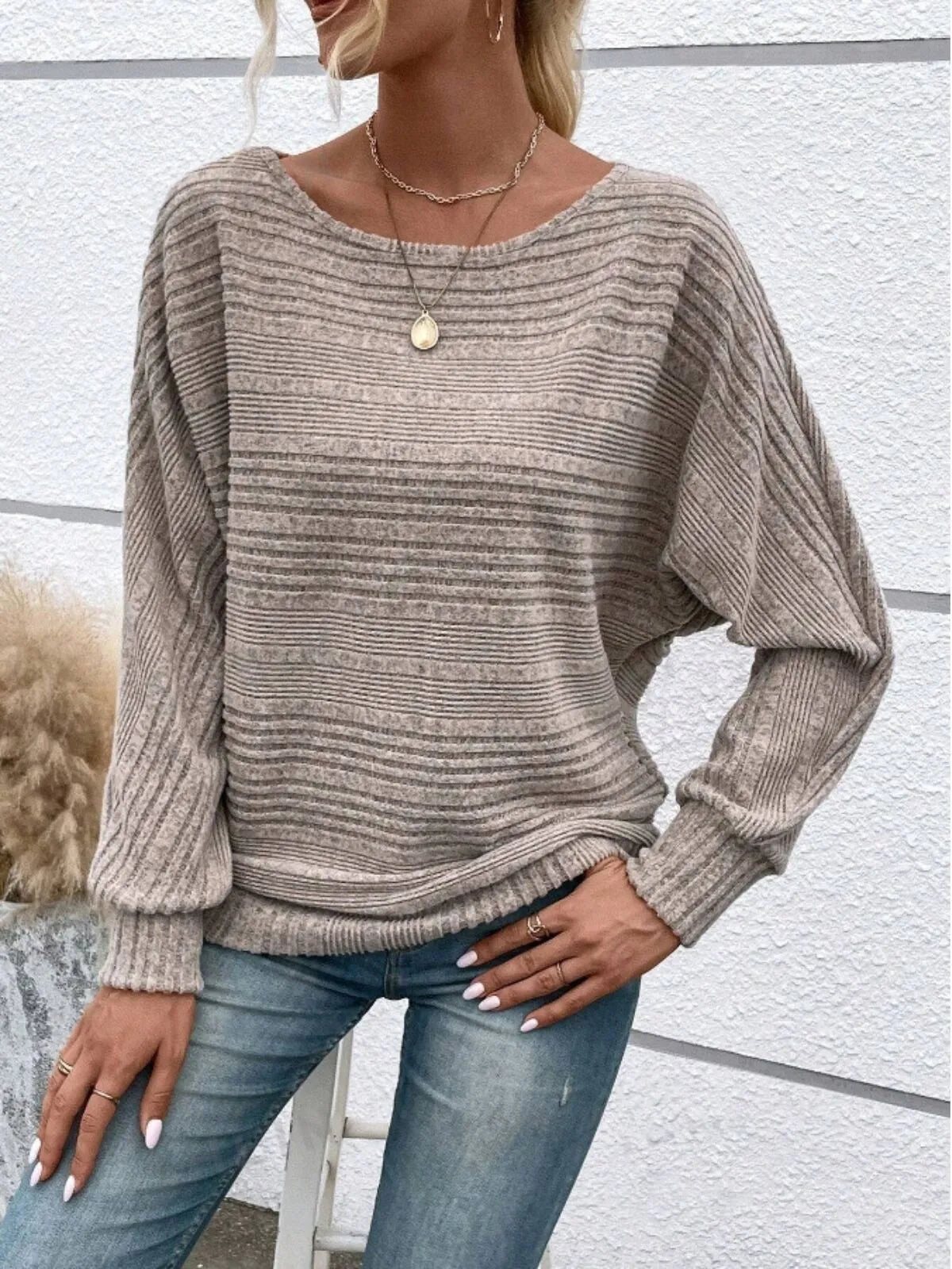 Solid Round Neck Casual Crew Neck Batwing SleeveT-shirt for Daily Wear