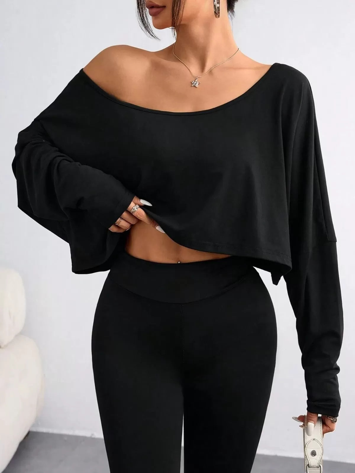 Solid Round Neck Drop Shoulder Casual Long Sleeve Crop T-shirt  for All Seasons