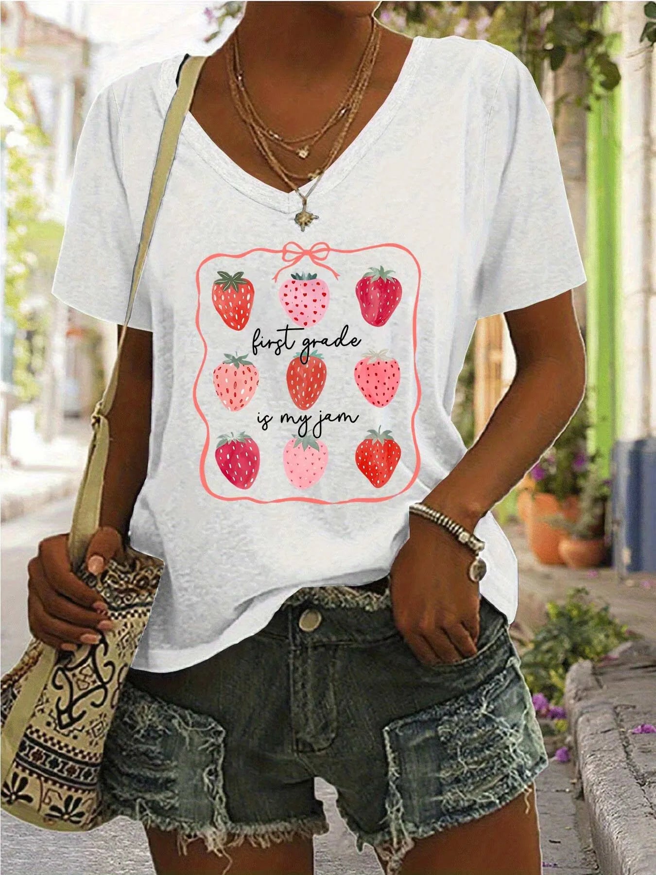 Strawberry V-neck Regular T-shirt
