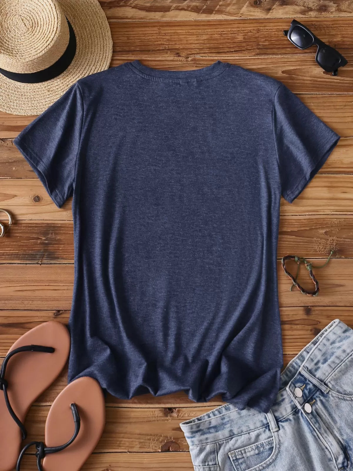 Vintage Trendy Figure Print Round Neck Umbrella & Sality Girl Print T-shirt