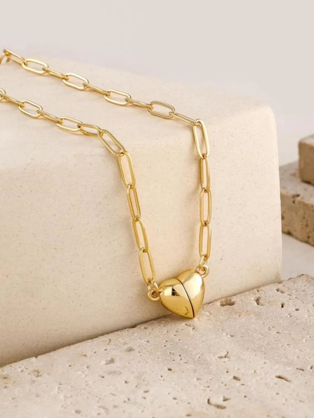 1pc 14k Gold-Plated Heart Shape Pendant Dainty Fashion Layer Stacking Initials Choker Necklace